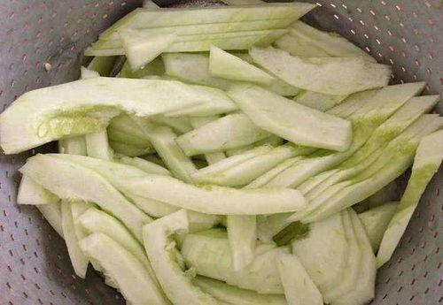 白瓜可以水煮吃吗,简单美味的家常菜做法