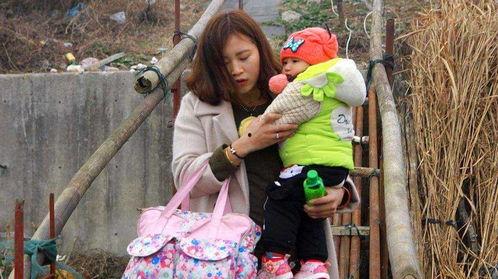 微头条视频回娘家,回娘家温馨瞬间，亲情满满感动人心