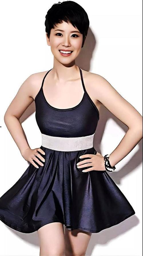 明星海青广告图片,演绎时尚生活新风尚