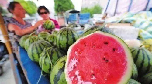 回房间吃瓜,揭秘娱乐圈背后的秘密生活