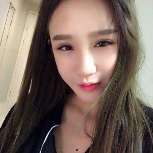 美女整容后当网红