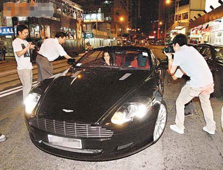 明星的豪车拍照,明星们的豪华座驾风采大揭秘